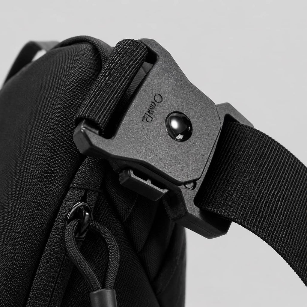 Magecko 34OZ Magnetic Gym Crossbody Bag | Fits 34oz Bottles, 3-Way Carry & Magnetic Closure