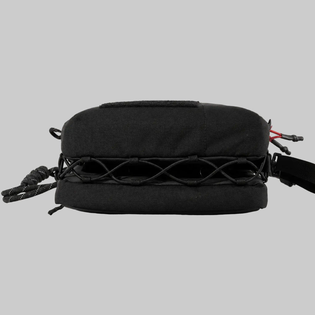 Magecko Magnetic Gym Bag B03 | Hidden Bottle Compartment & Crossbody Carry