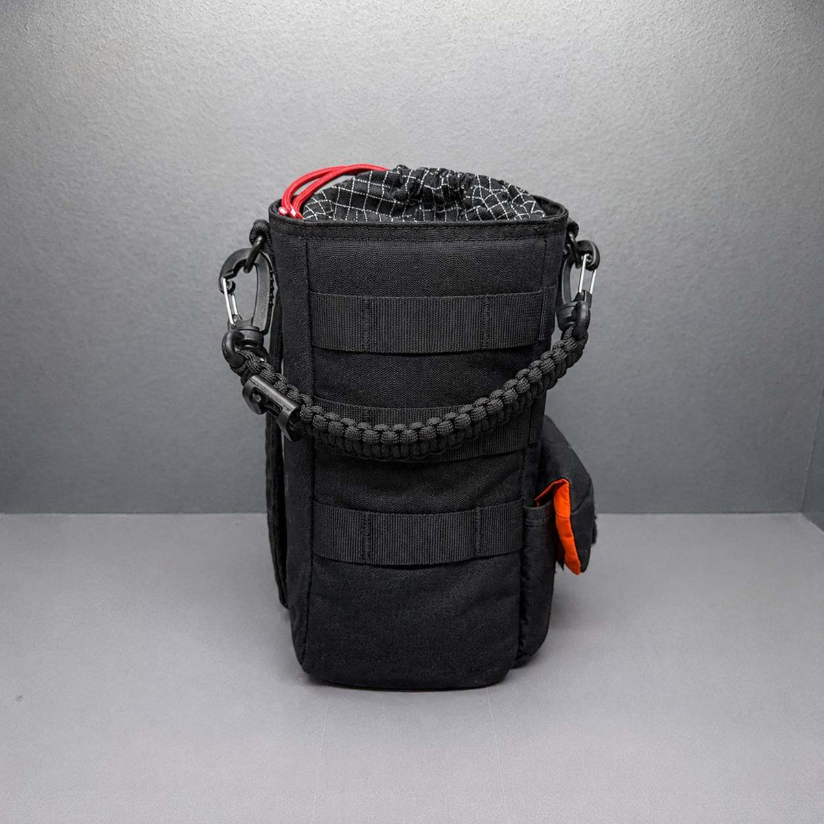 1TG CONCEPT Gym Water Bottle Bag | Expandable 32–64oz, Phone Pocket & Adjustable Strap