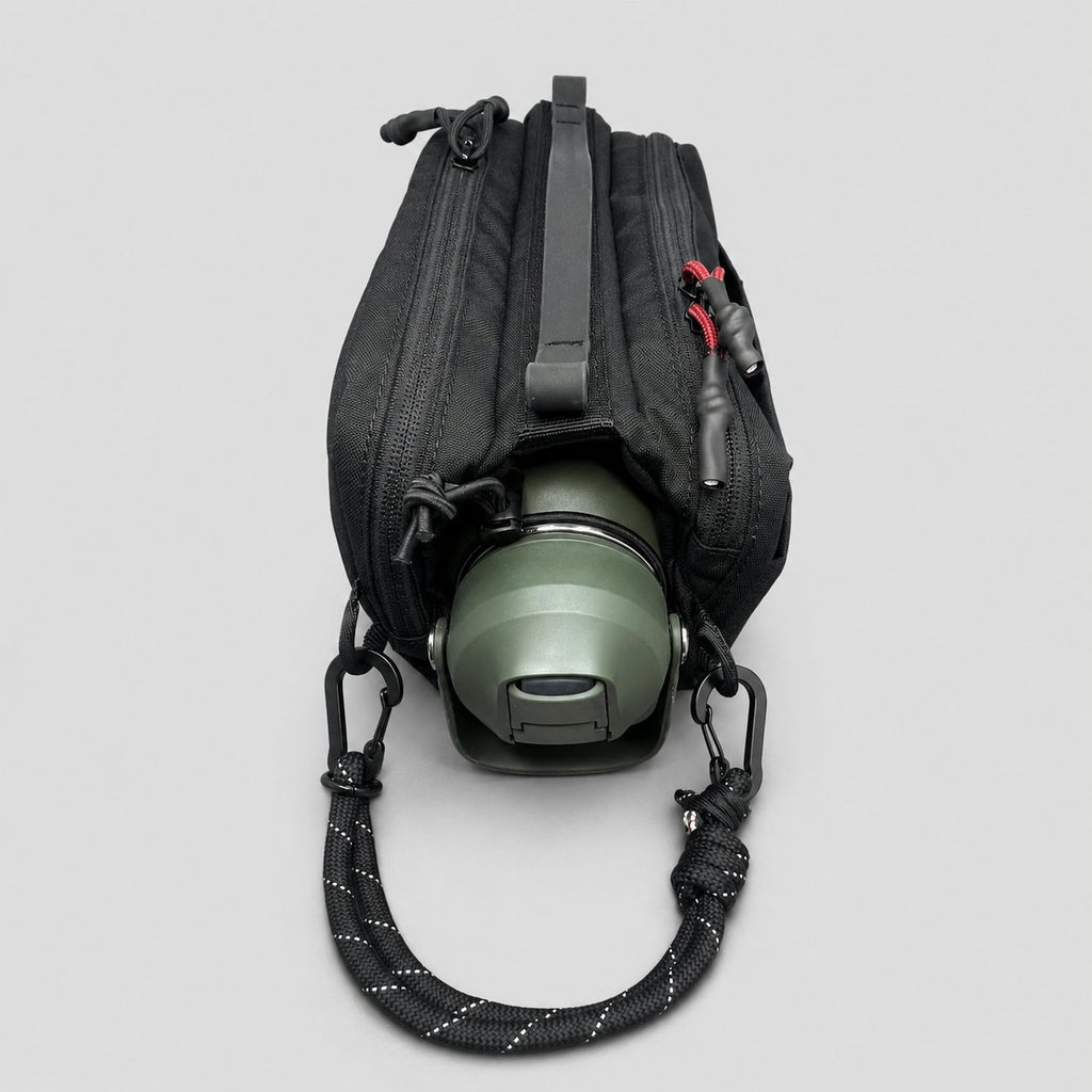 Magecko Magnetic Gym Bag B03 | Hidden Bottle Compartment & Crossbody Carry