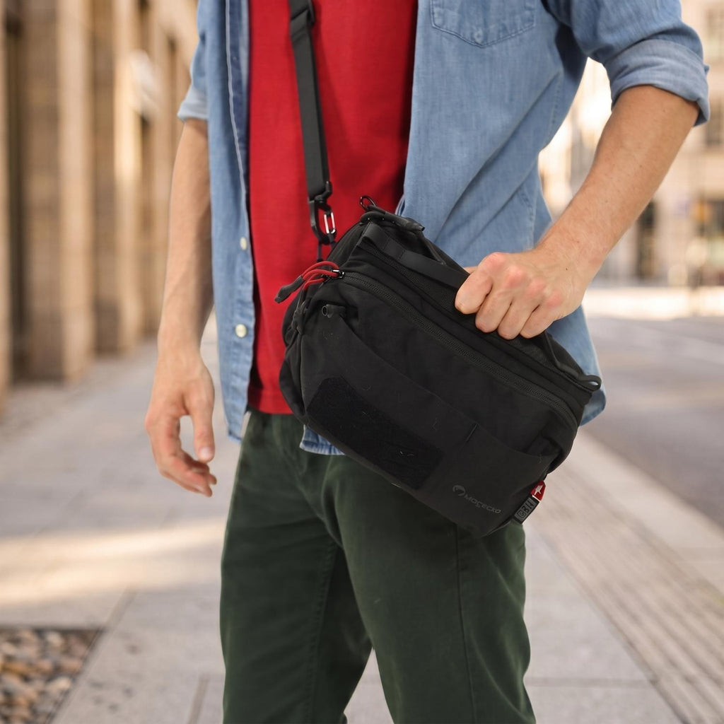 Magecko Magnetic Gym Bag B03 | Hidden Bottle Compartment & Crossbody Carry